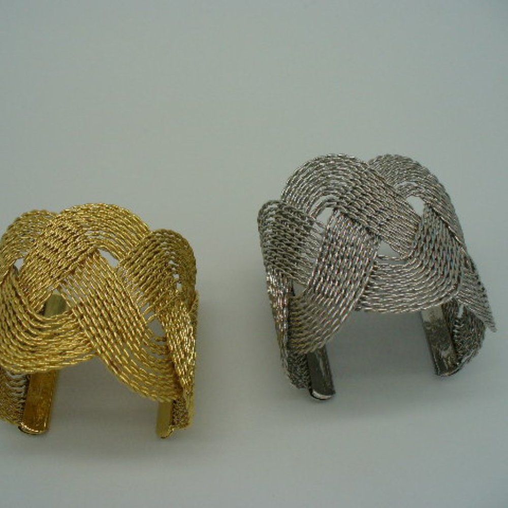 2 Metal Bracelets in  Silver Plated and Gold Plated